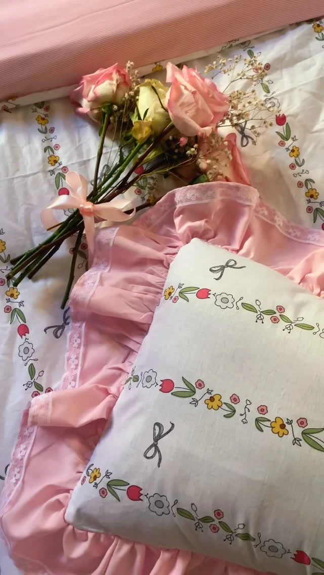Volants & nœuds roses